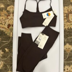 Vuori Chocolate Brown Allthefeels bra and leggings